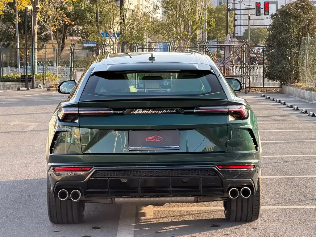 Lamborghini Urus — фото 6