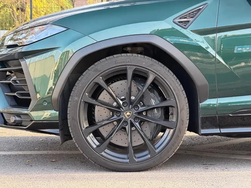 Lamborghini Urus — фото 3