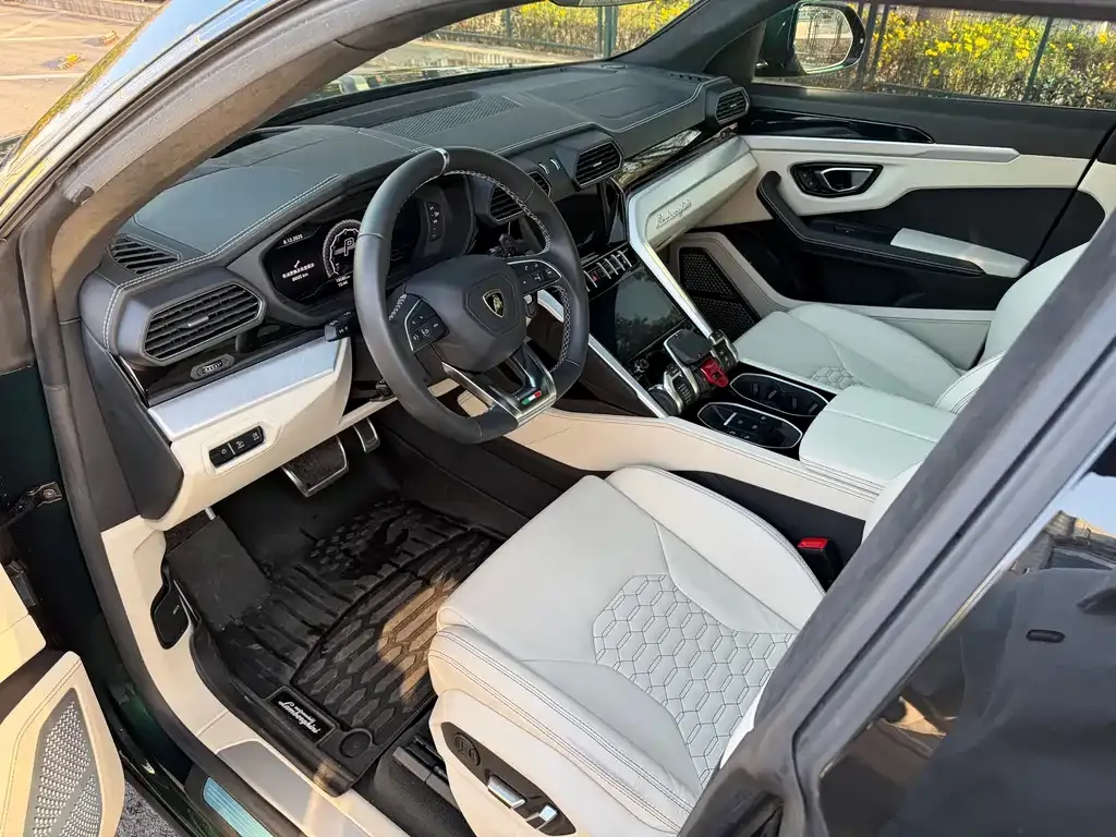 Lamborghini Urus — фото 8