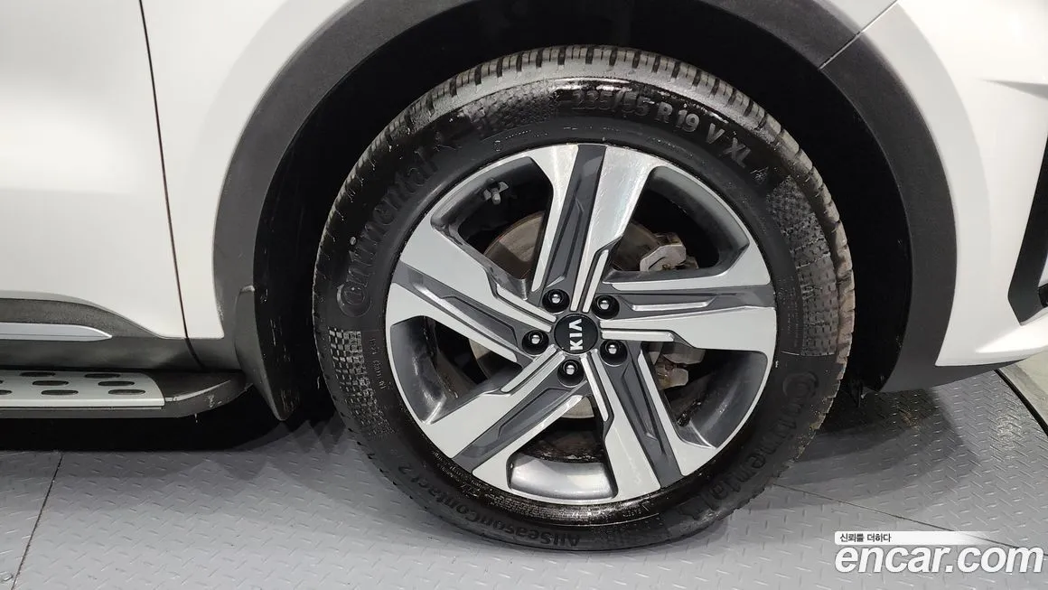 Kia Sorento — фото 5