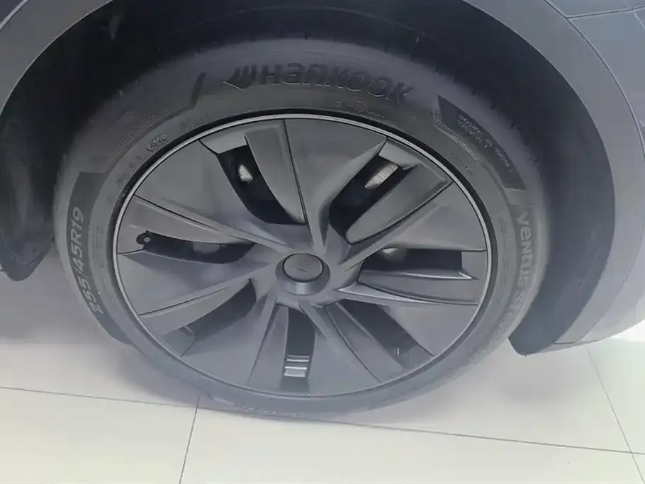 Tesla Model Y 2024 из CN, фото 4