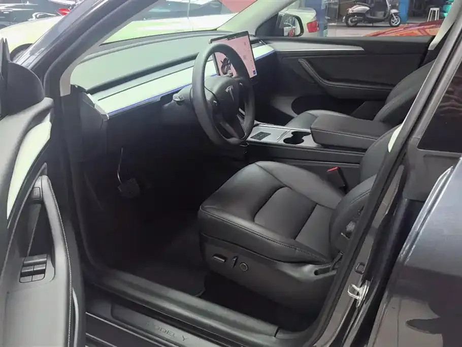 Tesla Model Y 2024 из CN, фото 6