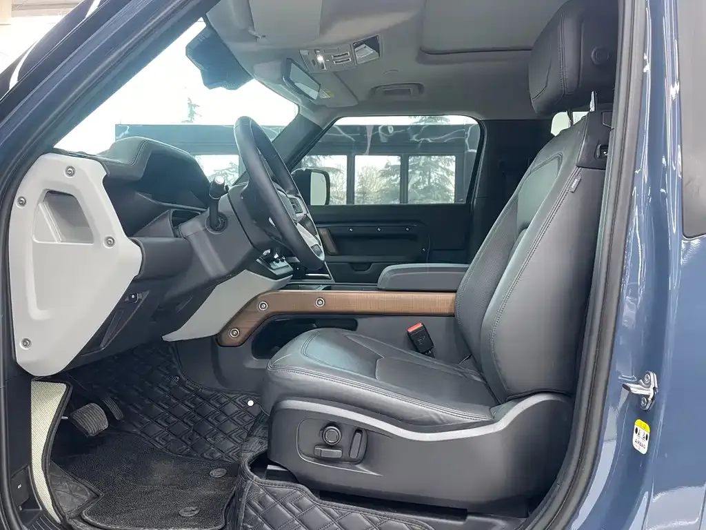 Land Rover Defender 2024 из CN, фото 3