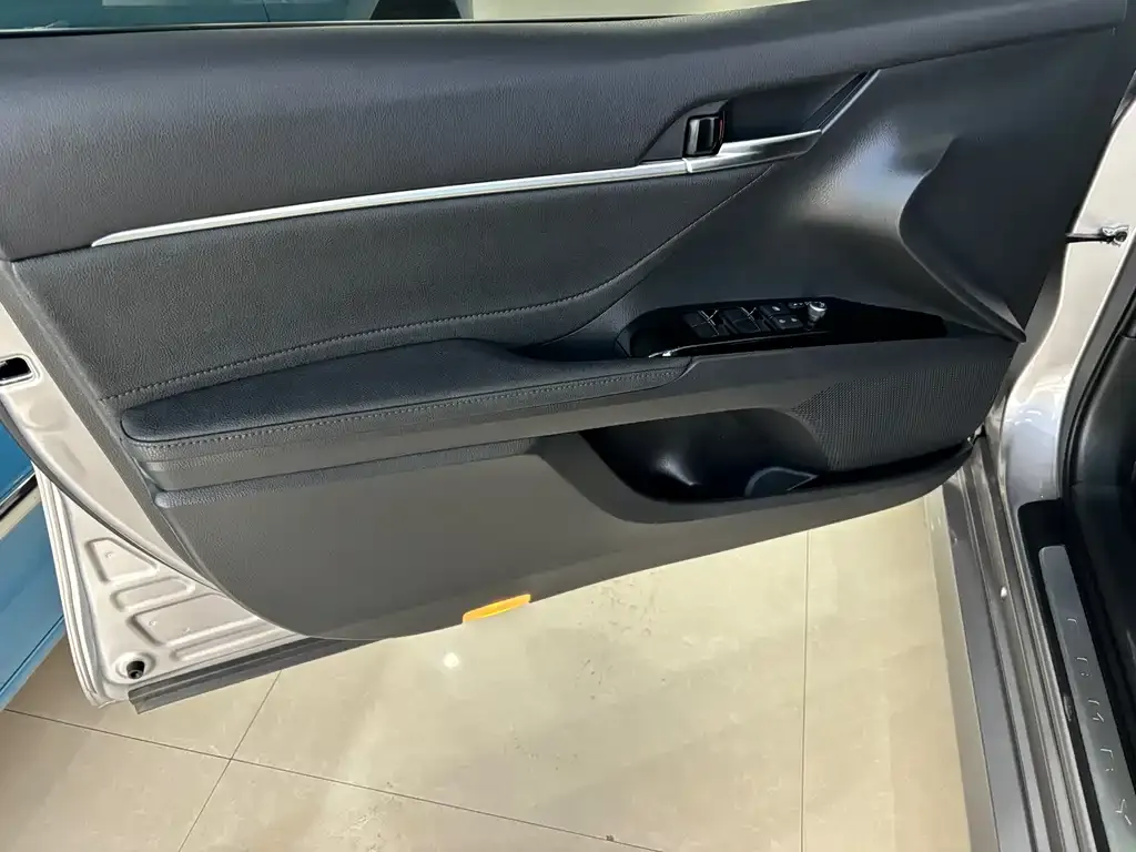 Toyota Camry 2023 из CN, фото 6