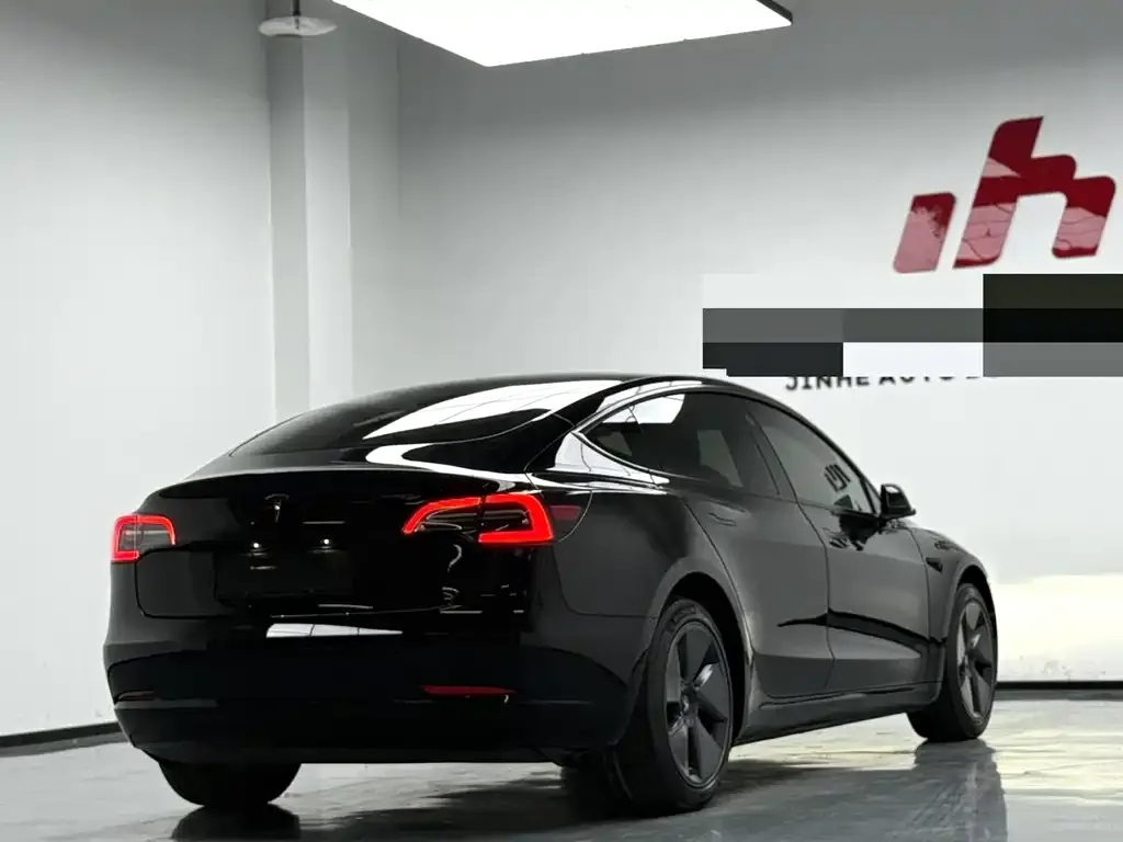 Tesla Model 3 — фото 5