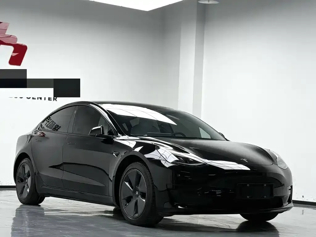Tesla Model 3 — фото 3