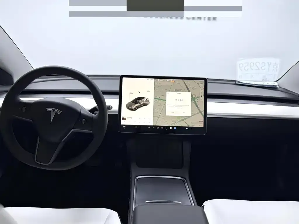 Tesla Model 3 — фото 2