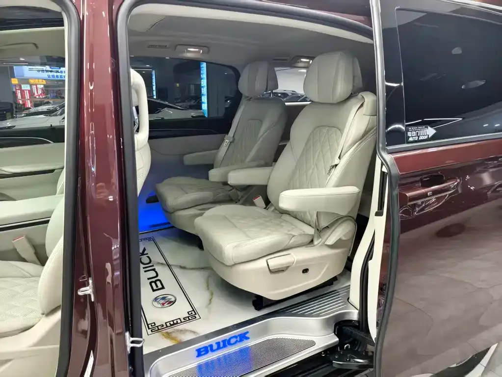 Buick GL8 2023 из CN, фото 8