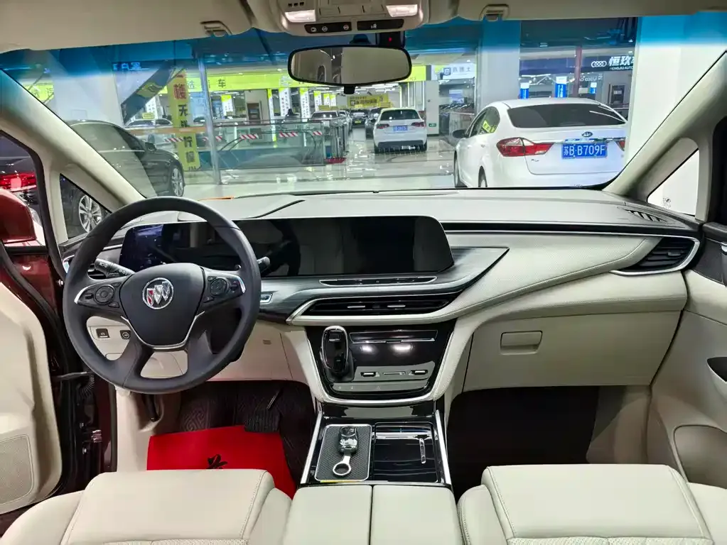 Buick GL8 2023 из CN, фото 3
