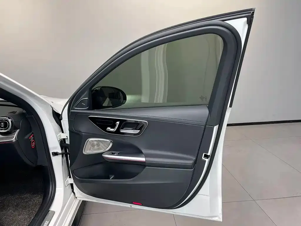 Mercedes-Benz C-Class 2023 из CN, фото 3