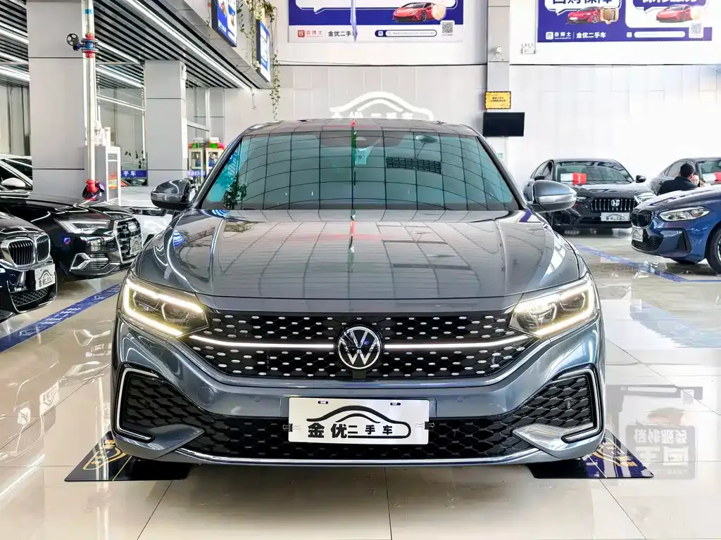Volkswagen Passat — фото 8