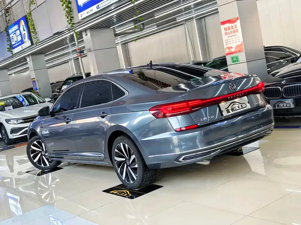 Volkswagen Passat — фото 10