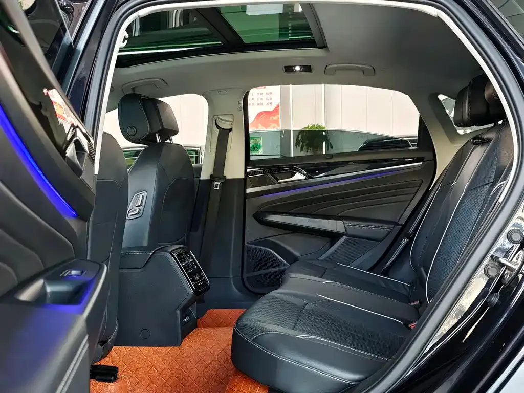 Volkswagen Passat — фото 7