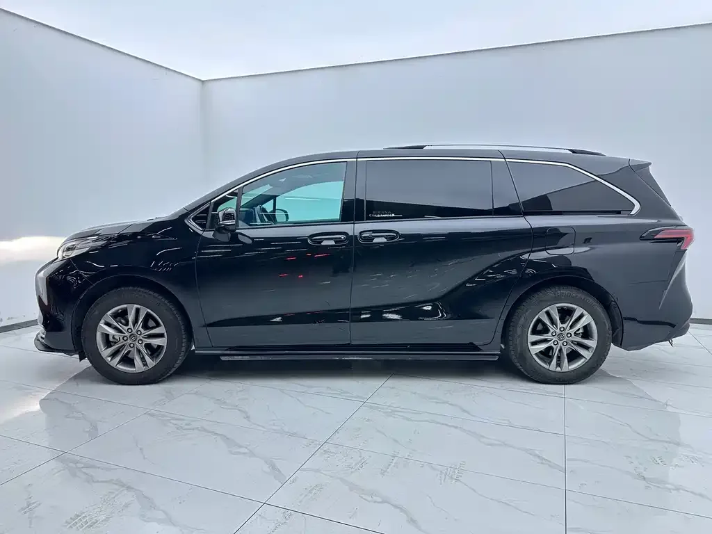 Toyota Sienna 2024 из CN, фото 9