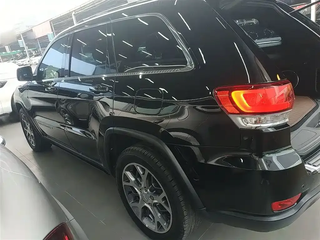 Jeep Grand Cherokee (Import) 2021 из CN, фото 10