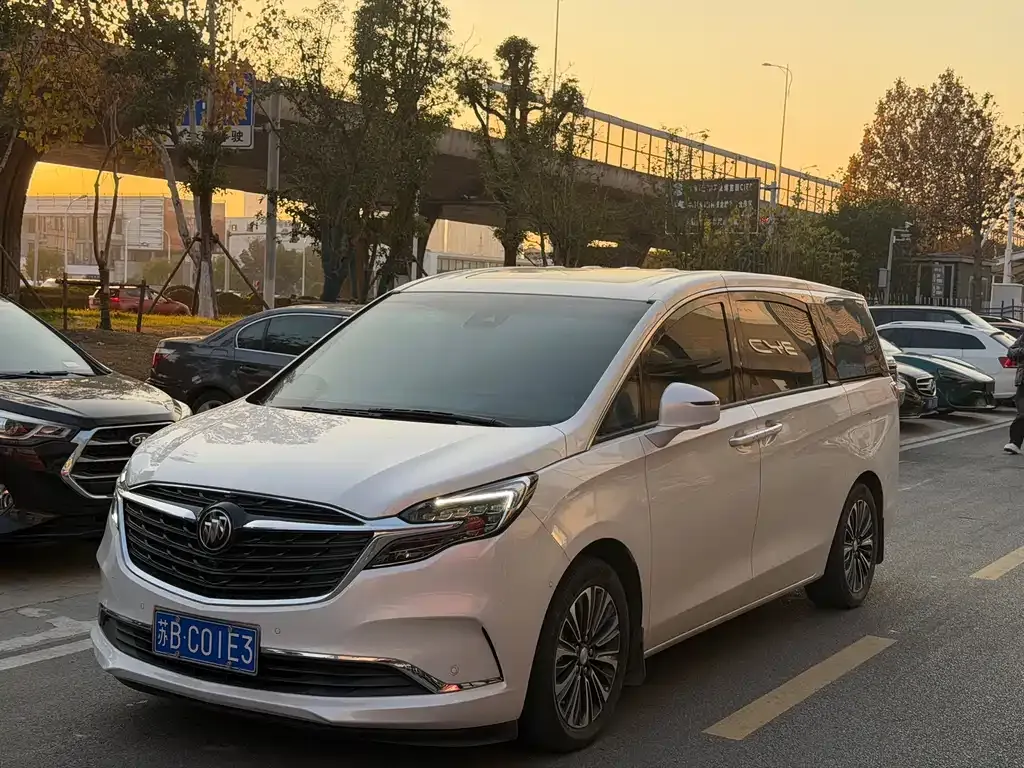 Buick GL8 2022 из CN, фото 1