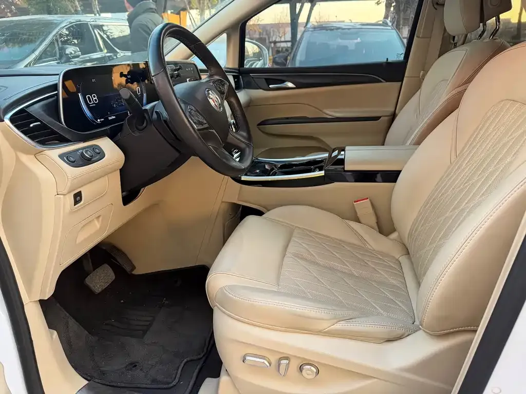 Buick GL8 2022 из CN, фото 2