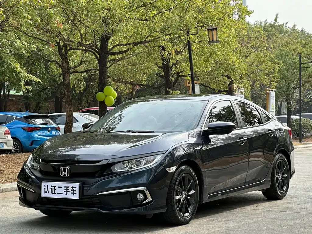 Honda Civic — фото 1