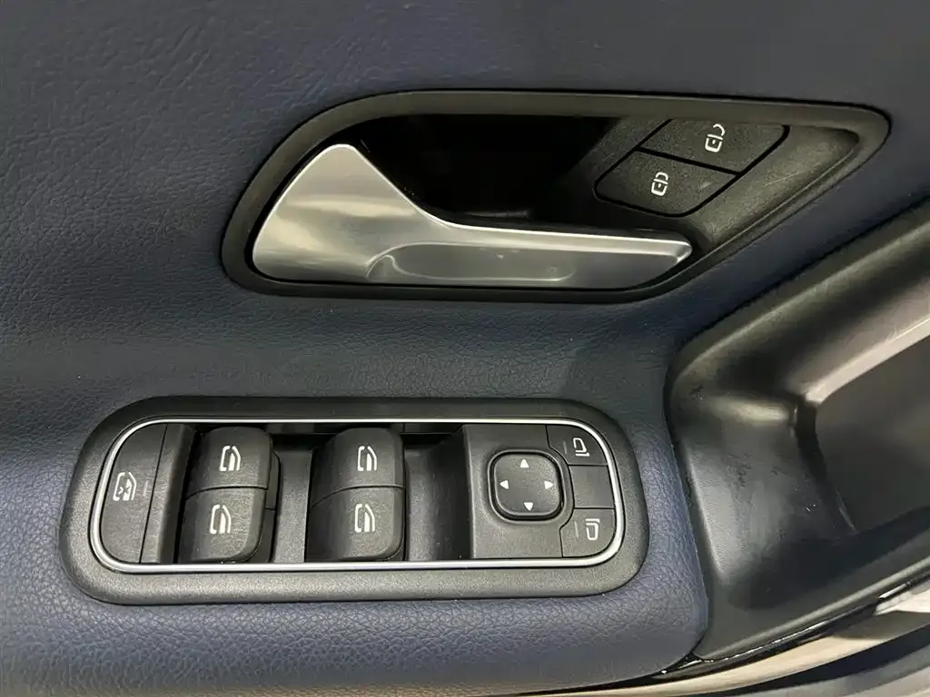 Mercedes-Benz A-Class — фото 10