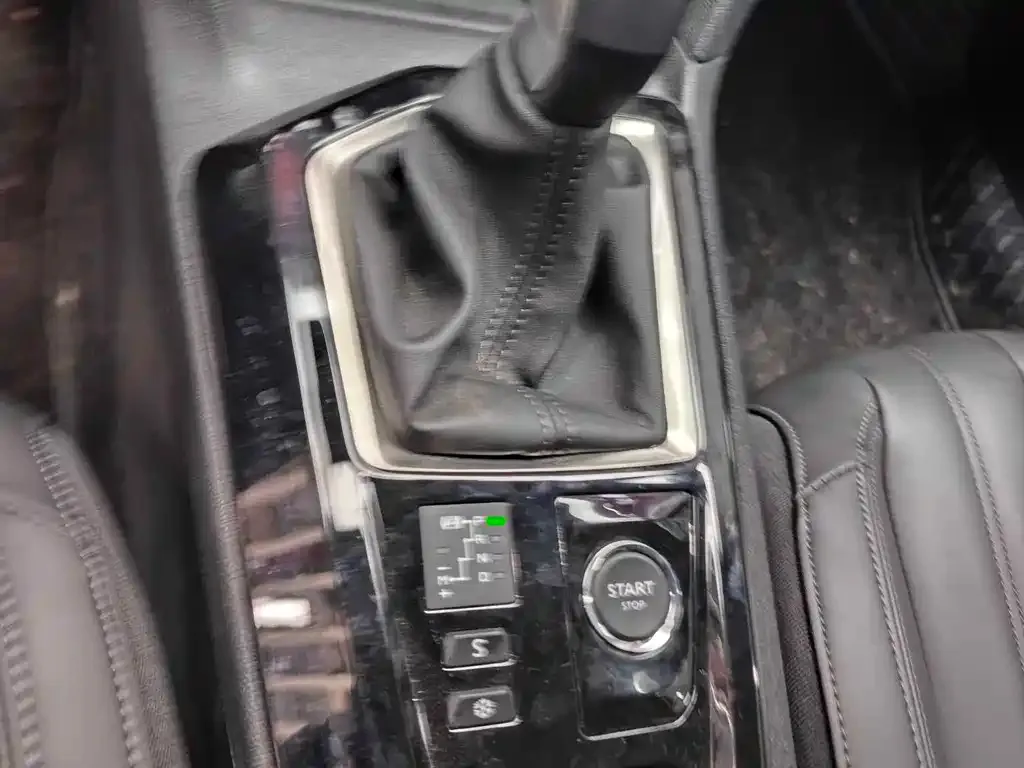Peugeot 408 2025 из CN, фото 2