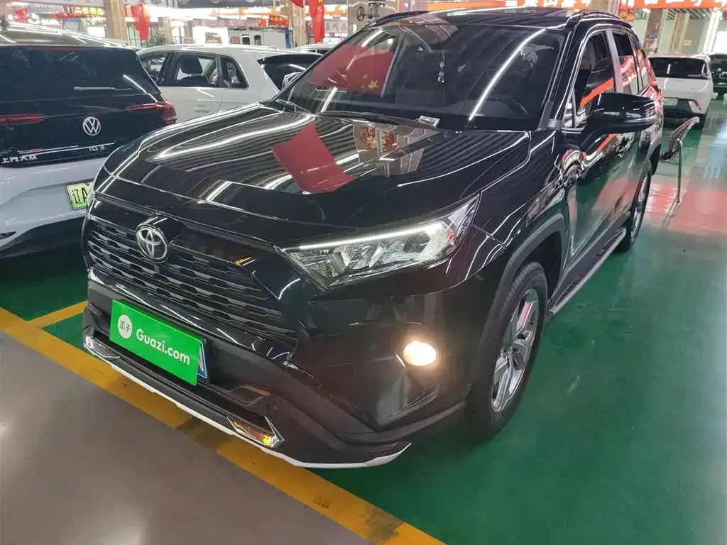 Toyota RAV4 2022 из CN, фото 1