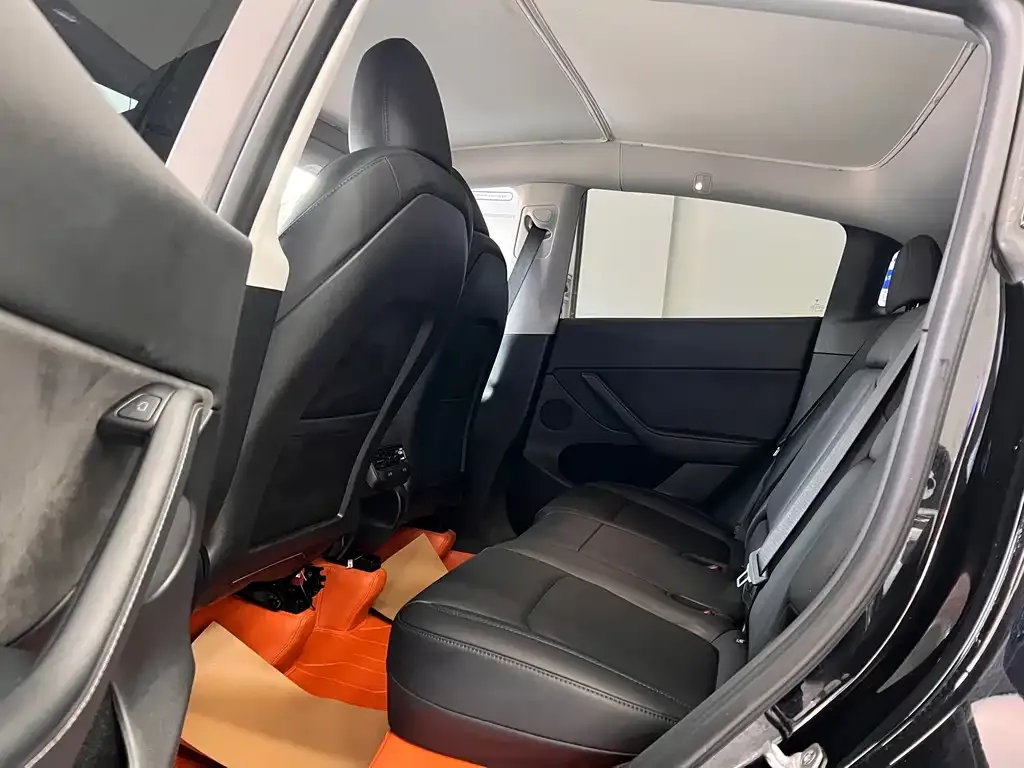 Tesla Model Y 2023 из CN, фото 2