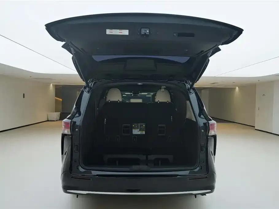 Toyota Sienna 2024 из CN, фото 6