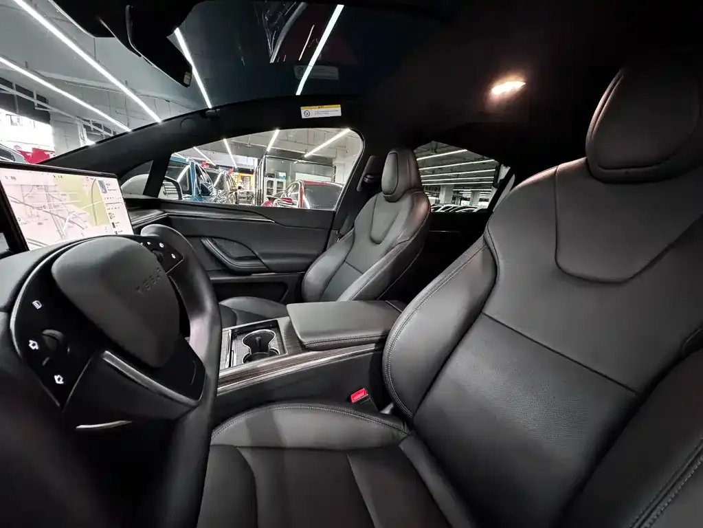 Tesla Model X — фото 2