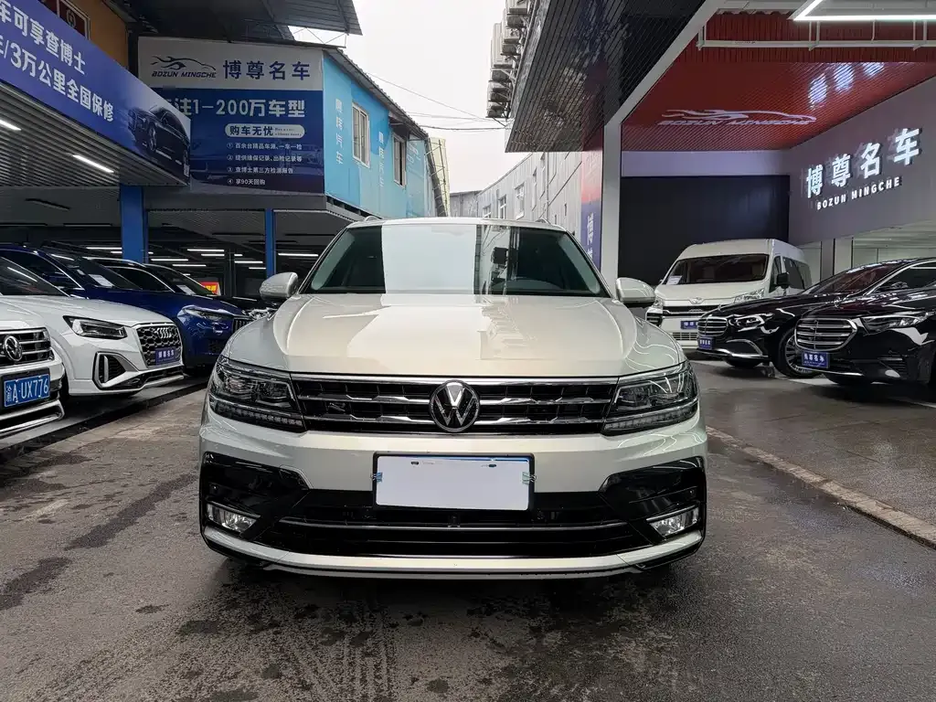 Volkswagen Tiguan L — фото 2