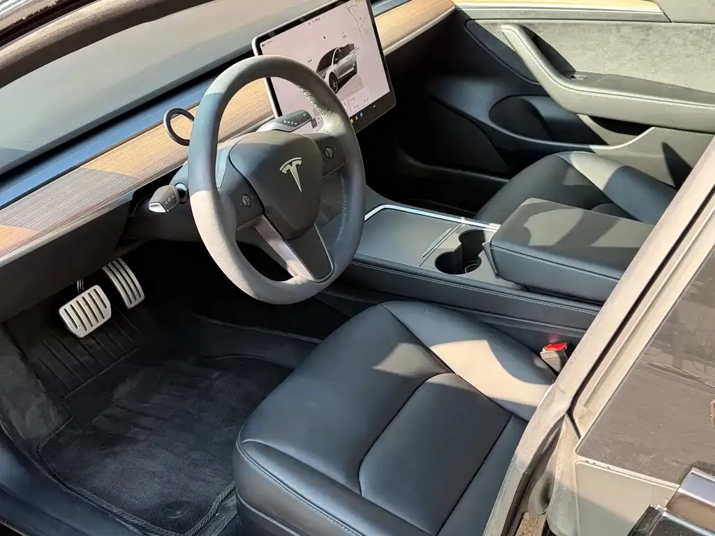 Tesla Model 3 — фото 6