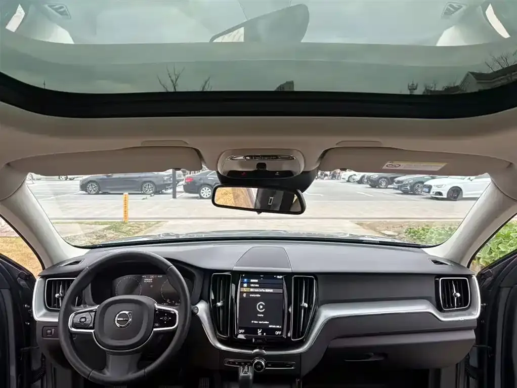 Volvo XC60 2022 из CN, фото 2