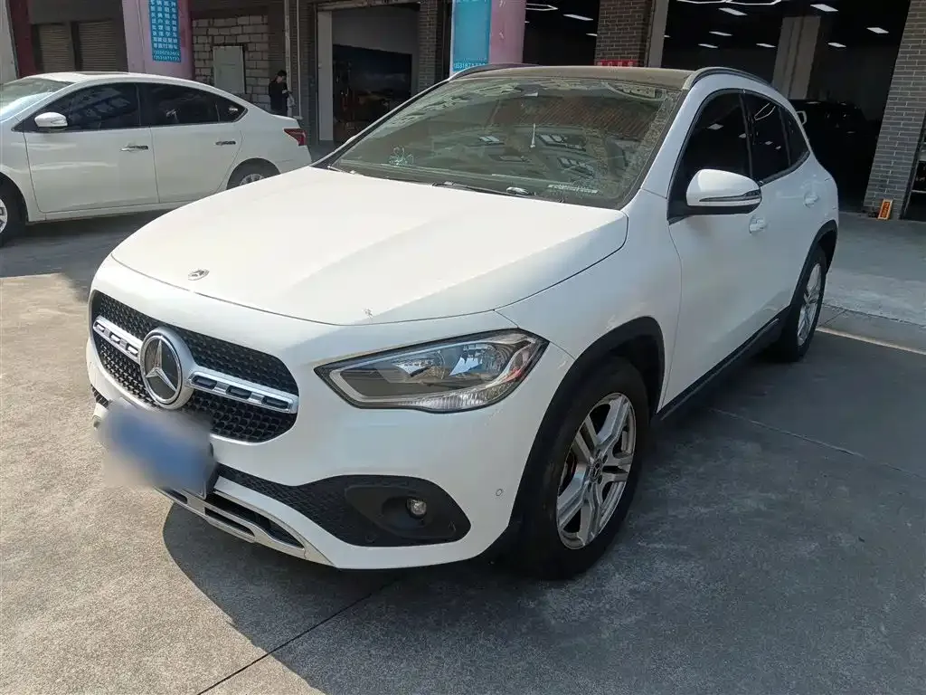 Mercedes-Benz GLA — фото 1