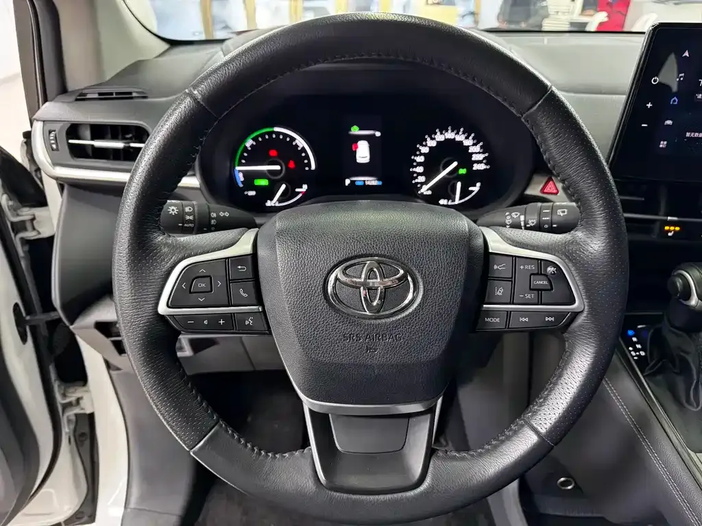 Toyota Granvia 2024 из CN, фото 7