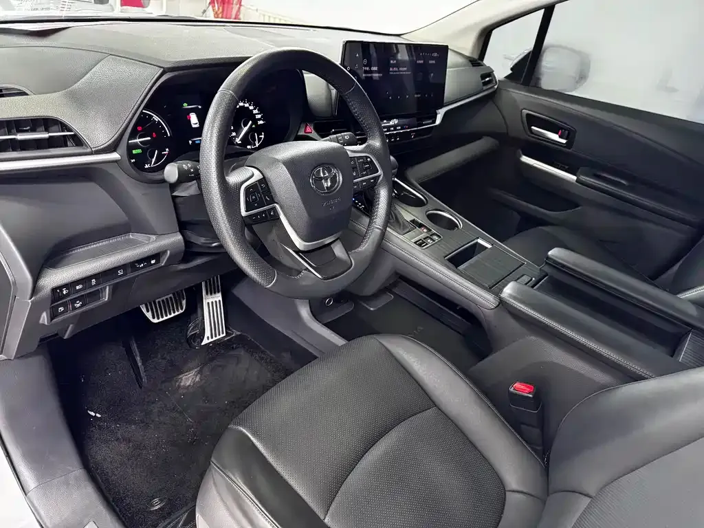Toyota Granvia 2024 из CN, фото 6