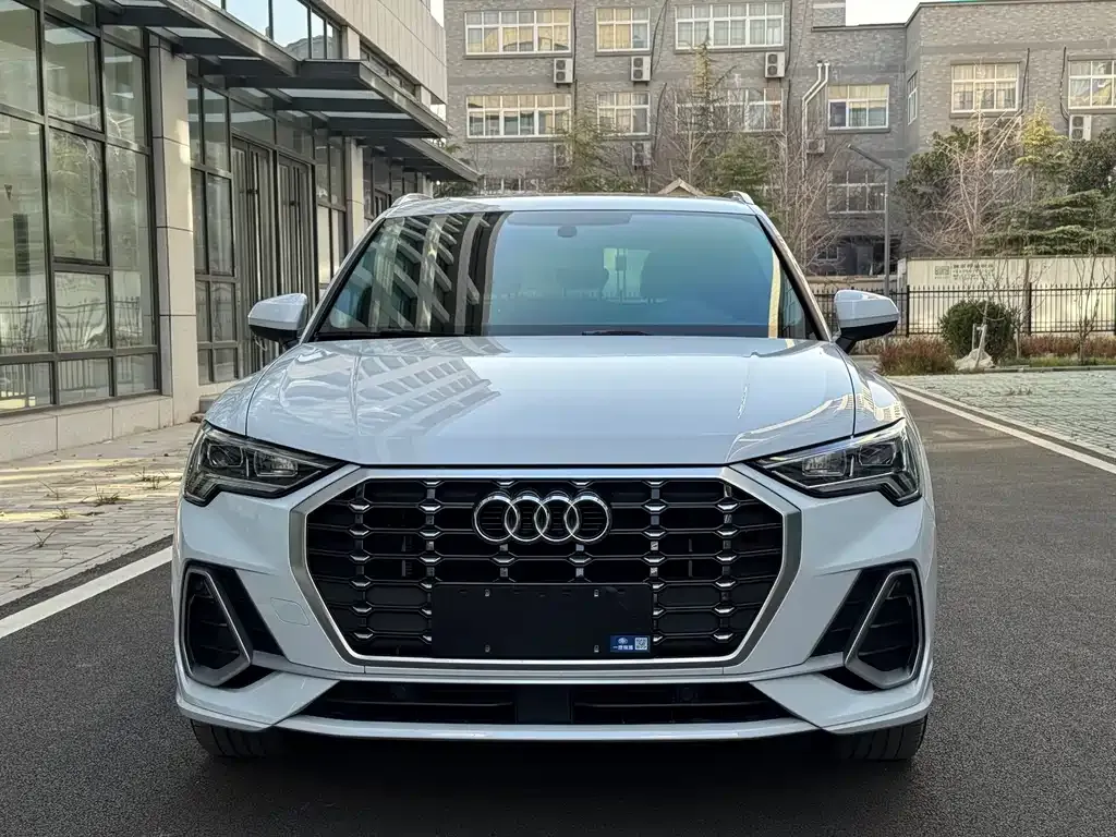 Audi Q3 — фото 8