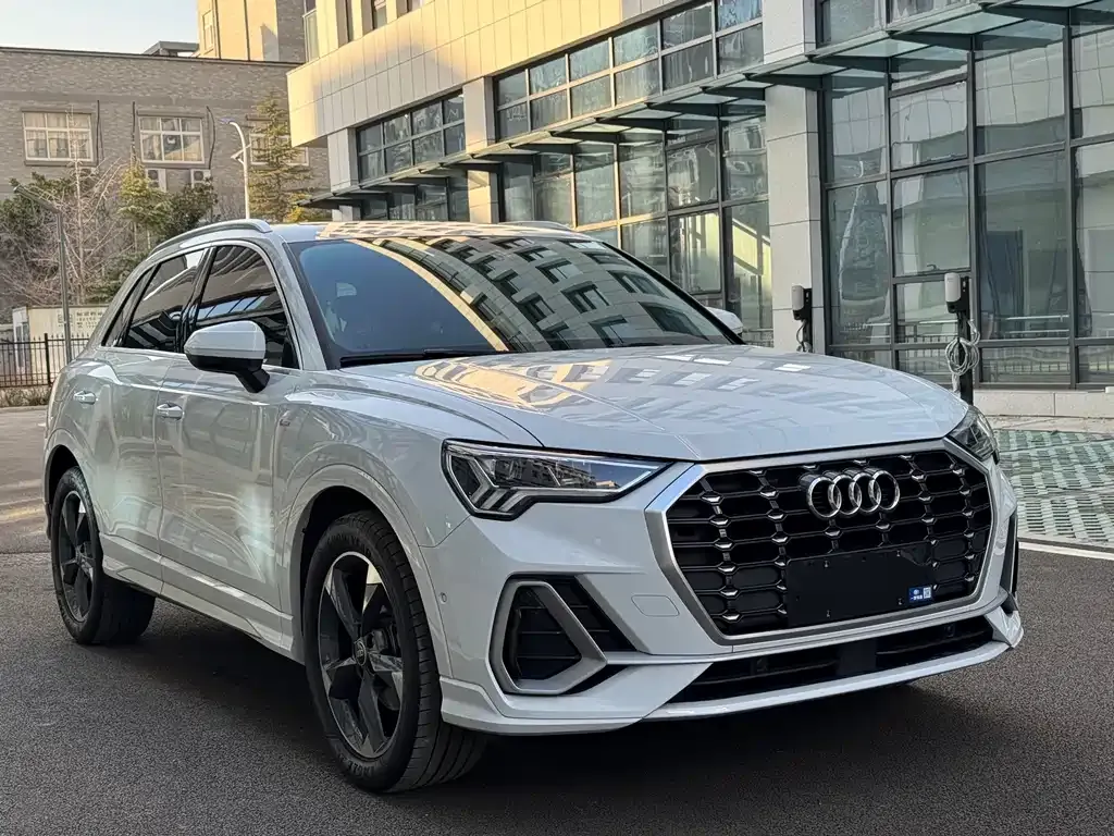 Audi Q3 — фото 10