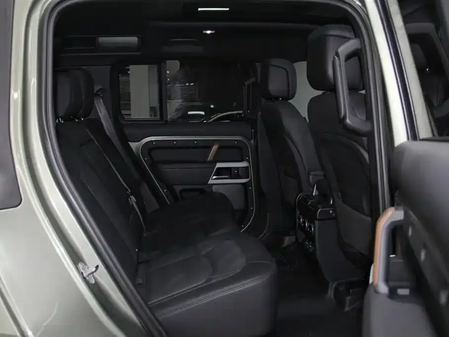 Land Rover Defender 2023 из CN, фото 2