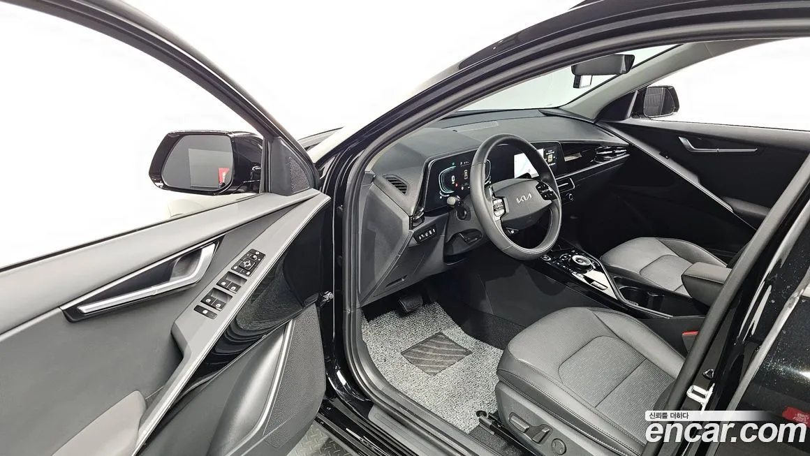 Kia Niro — фото 10