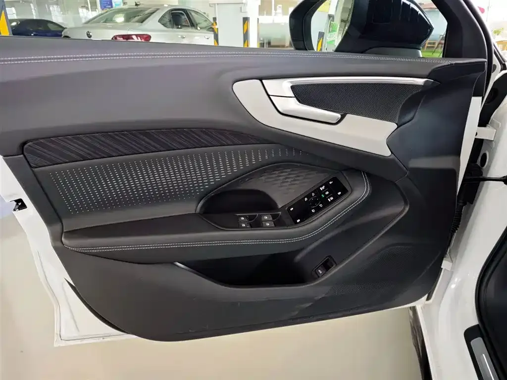 Audi A5L 2025 из CN, фото 4
