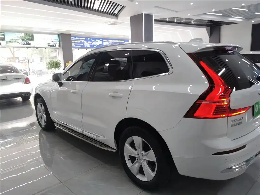 Volvo XC60 — фото 3