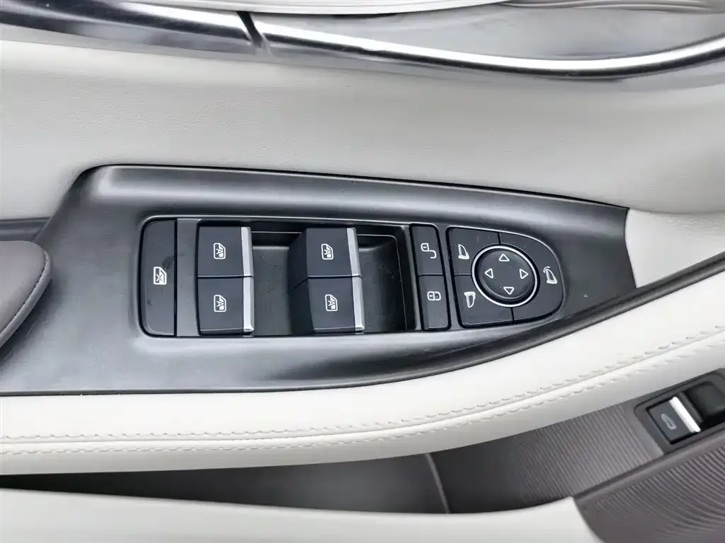 BYD PLUS New Energy — фото 5