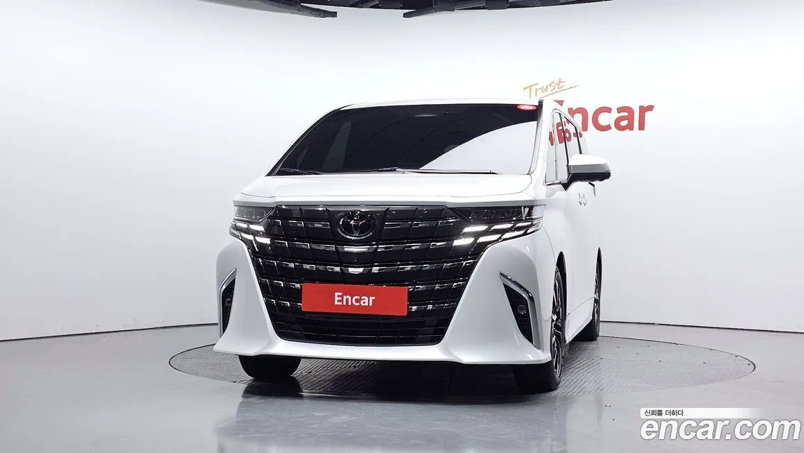 Toyota Alphard — фото 4