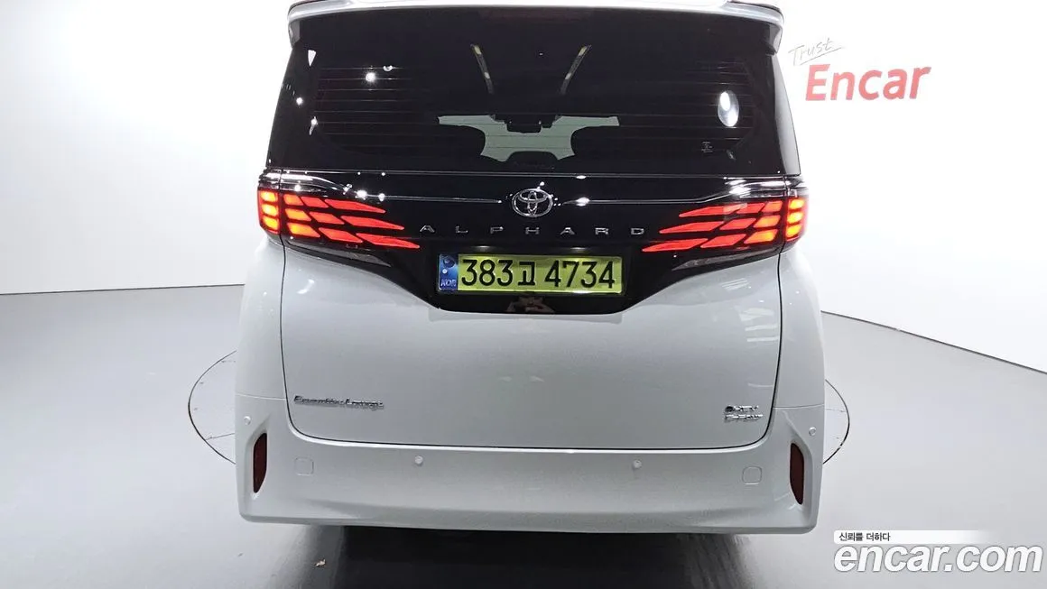 Toyota Alphard — фото 5