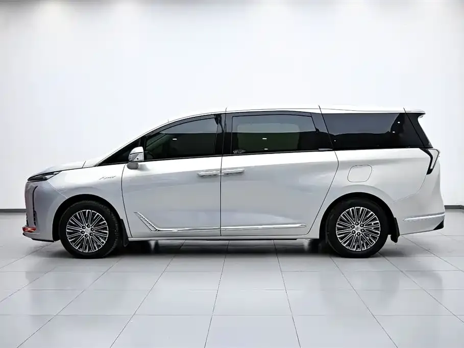 Buick GL8 Hybrid — фото 4