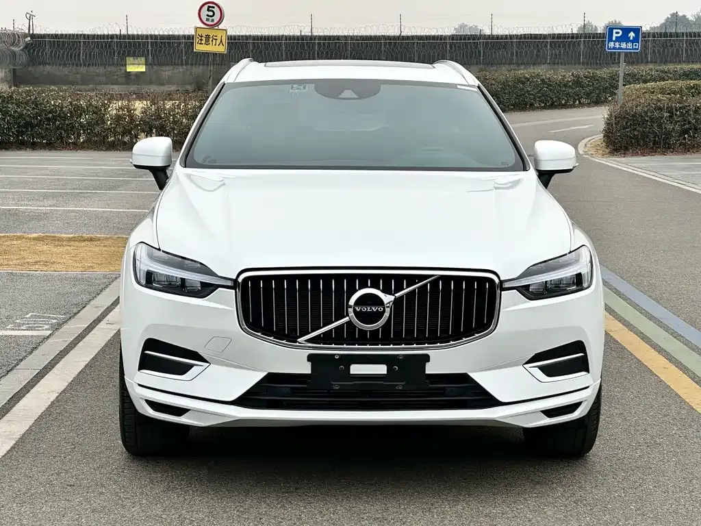 Volvo XC60 — фото 4