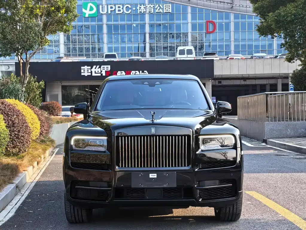 Rolls-Royce Cullinan — фото 10