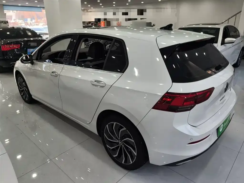 Volkswagen Golf 2023 из CN, фото 10
