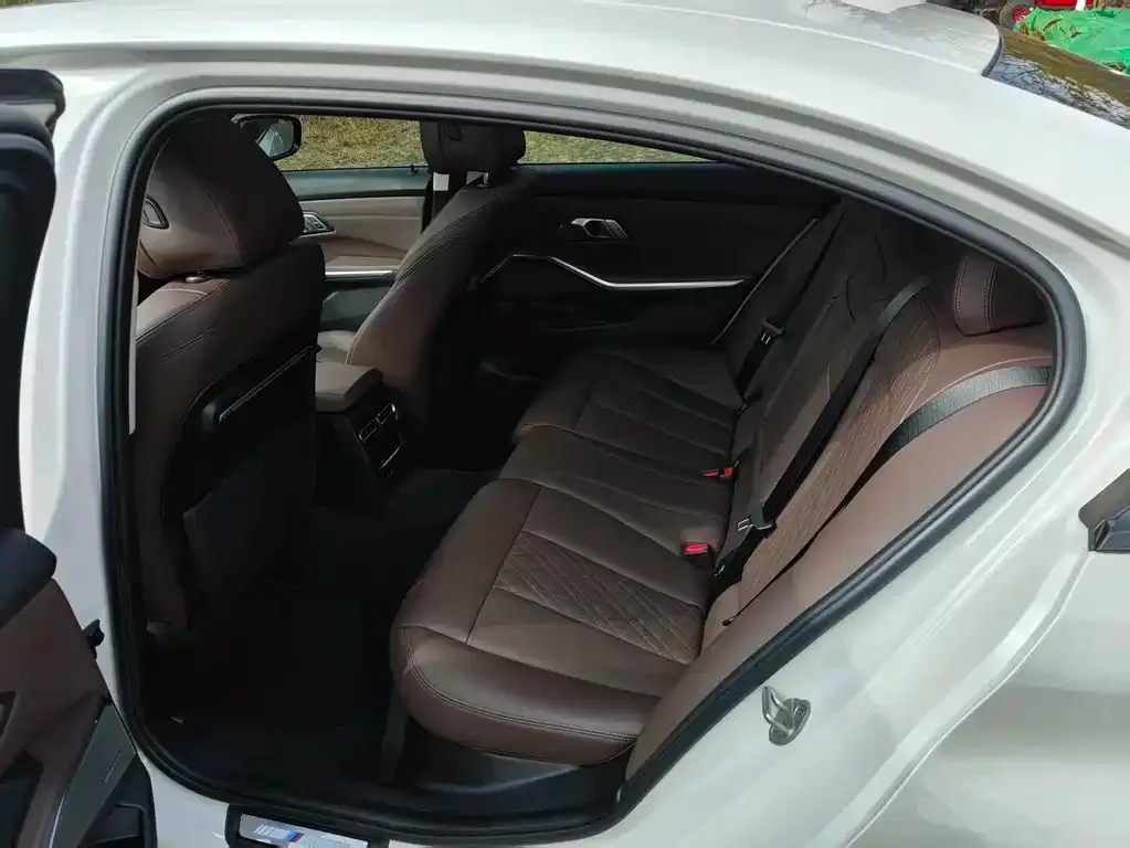 BMW 3 Series 2022 из CN, фото 6