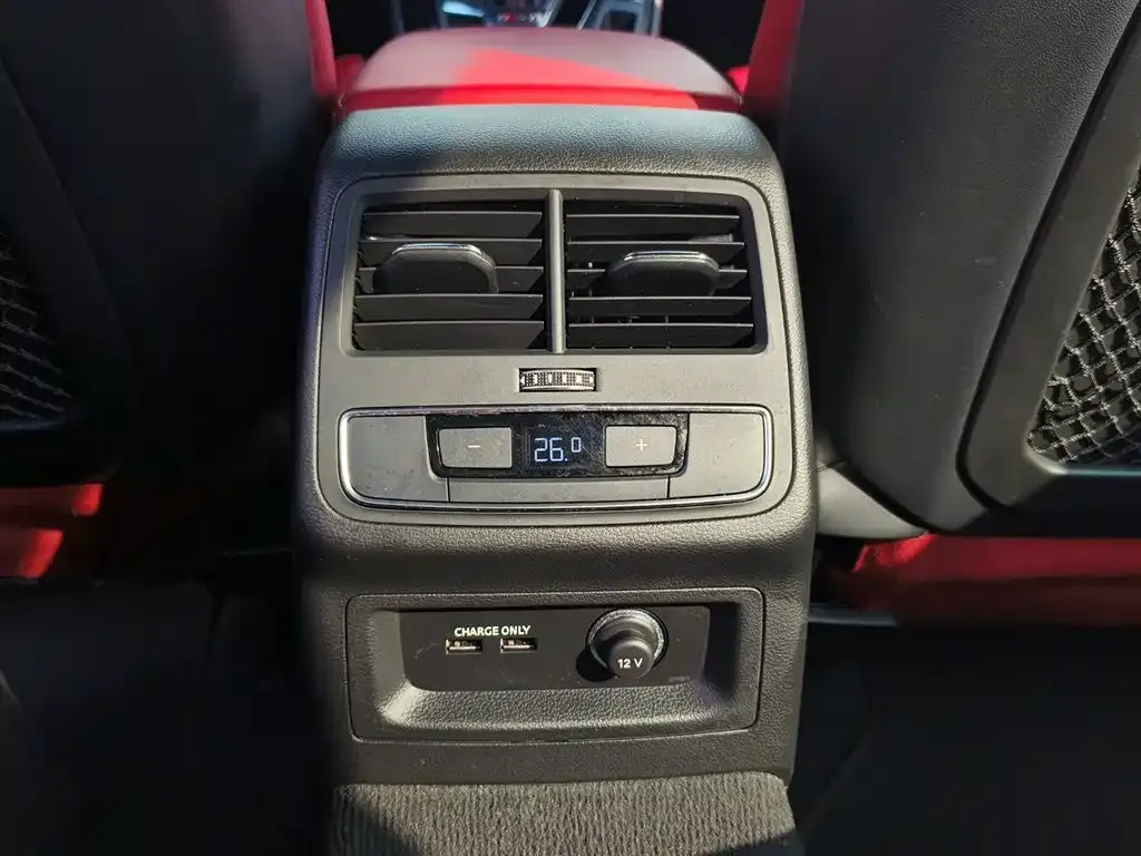 Audi S4 2024 из CN, фото 3