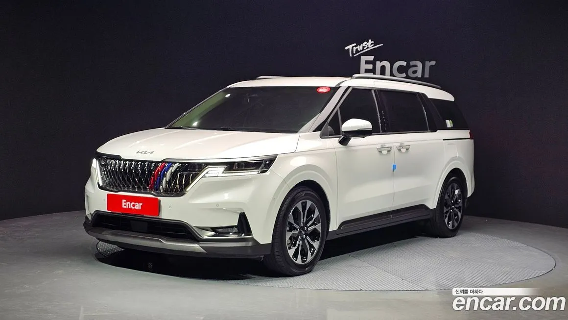 Kia Carnival — фото 1